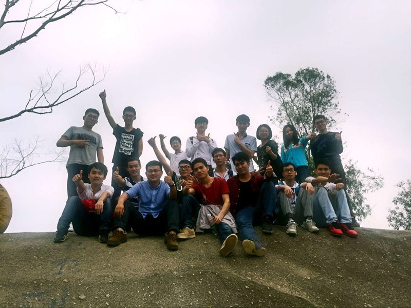 1491553991997470.jpg GZS151210班必勝-登上山頂啦.jpg