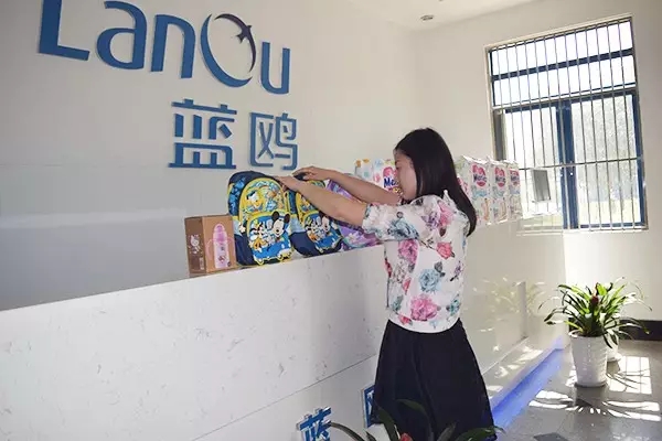 1496311523843369.jpg 640.webp.jpg