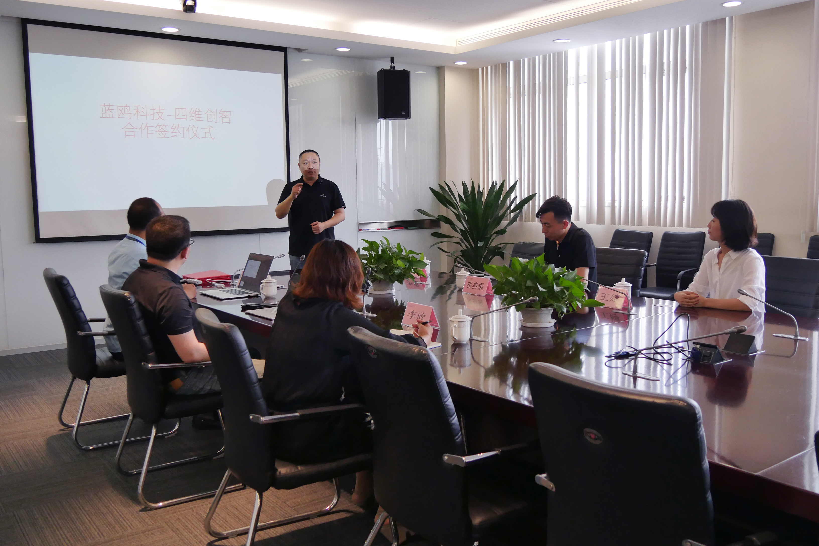 1527575798964921.jpg 1527575798964921.jpg