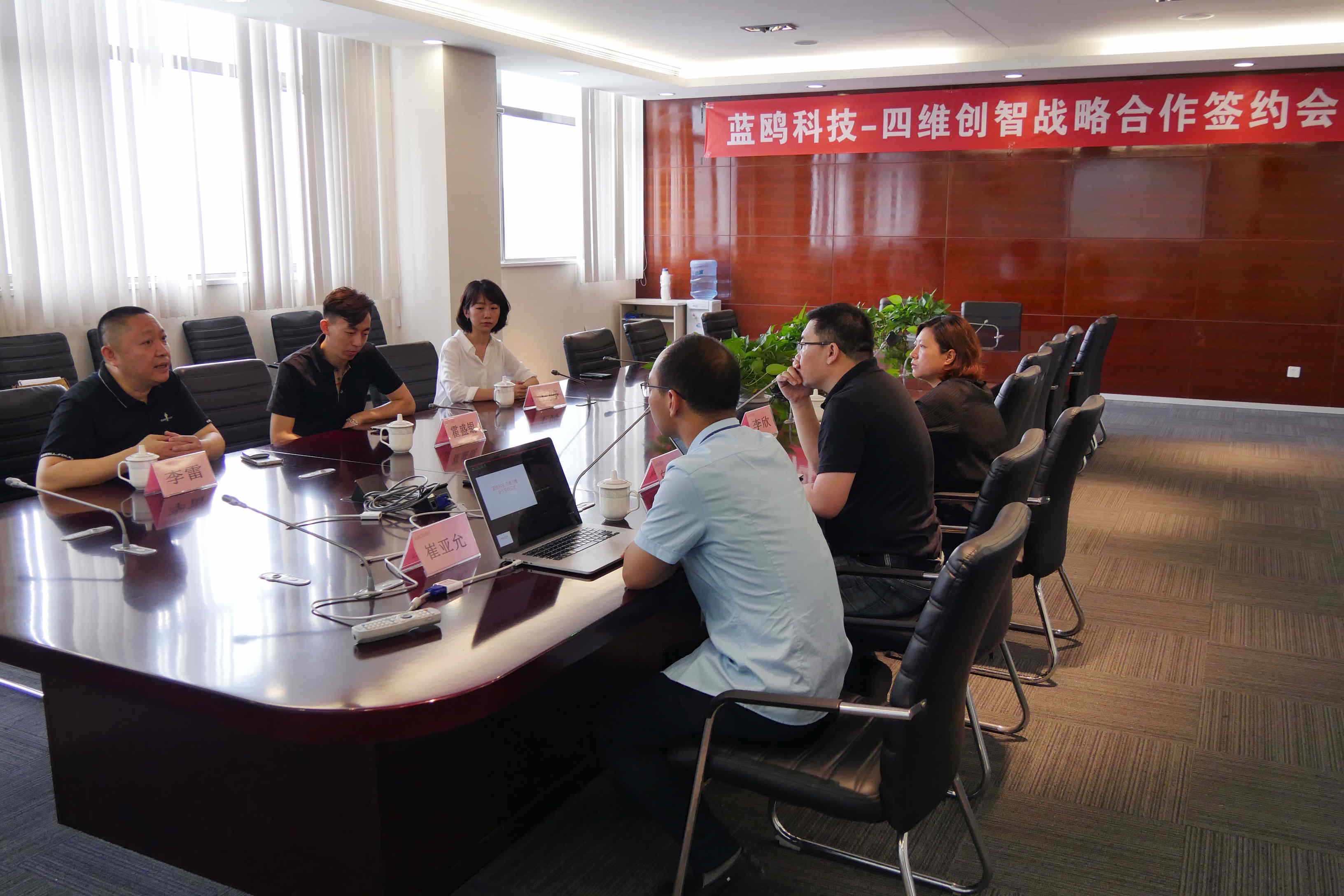 1527576582237593.jpg 1527576582237593.jpg